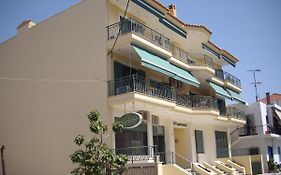 Dais Apartments